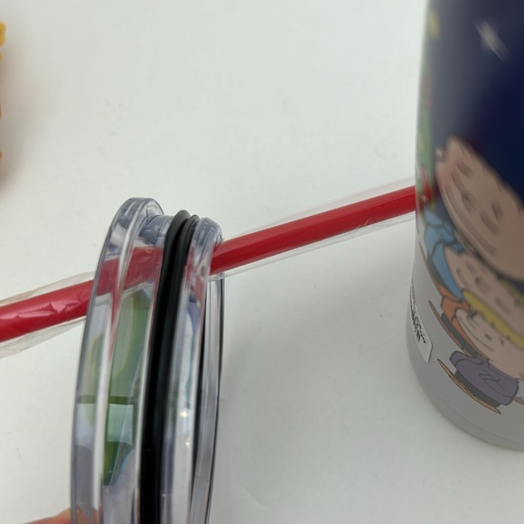 Snoopy Peanuts Christmas cup with lid and straw Zrike Brands by R Squared - Picture 12 of 16